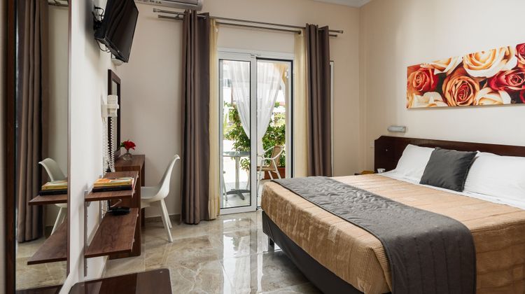Konstantina Apartments Room