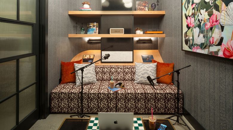 <b>Moxy St Petersburg Downtown Room</b>. Images powered by <a href="https://www.leonardoworldwide.com/" title="Leonardo Worldwide" target="_blank">Leonardo</a>.