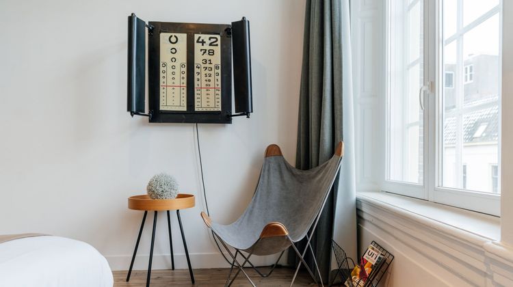 Eye Hotel Room