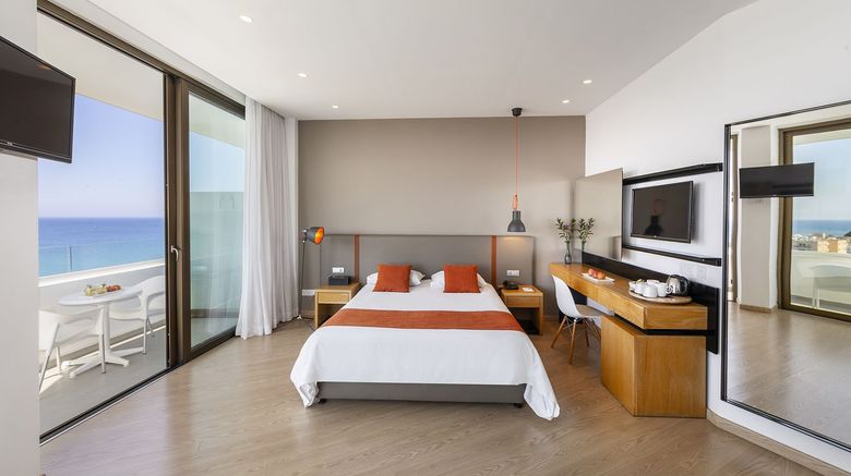 <b>Crystal Springs Beach Hotel Room</b>. Images powered by <a href="https://www.leonardoworldwide.com/" title="Leonardo Worldwide" target="_blank">Leonardo</a>.