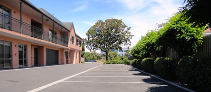 Bealey Avenue Motel Exterior