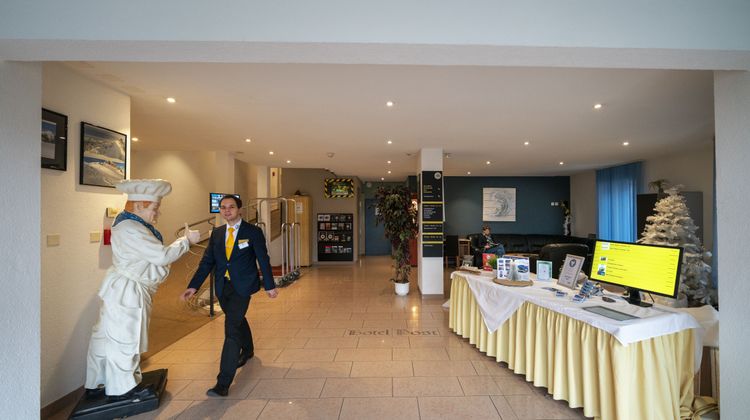 Hotel Post Lobby