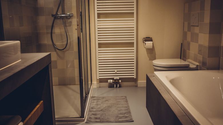 <b>Colonie 7 Room</b>. Images powered by <a href="https://www.leonardoworldwide.com/" title="Leonardo Worldwide" target="_blank">Leonardo</a>.