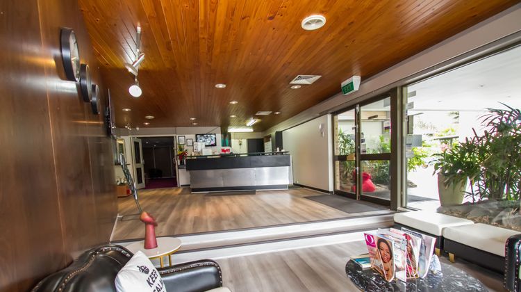 The Select Inn Gosford Lobby