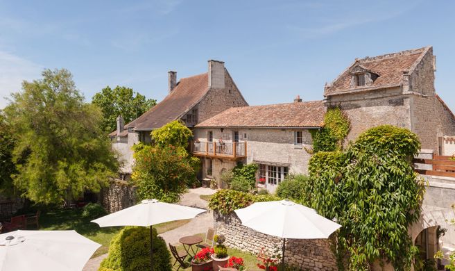 Hotel The Originals Pigeonnier du Perron Exterior
