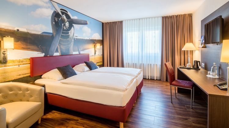 Airways Hotel Frankfurt Airport West Room