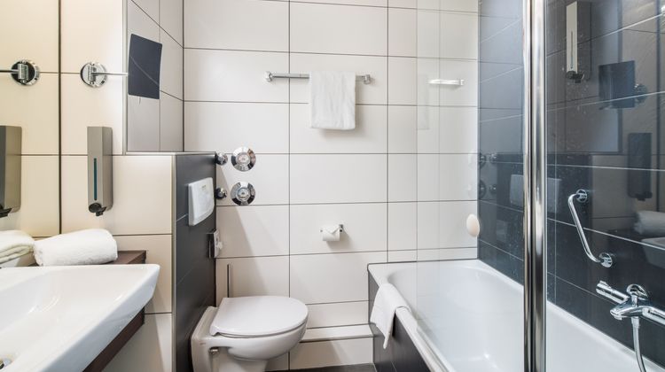 Airways Hotel Frankfurt Airport West Room