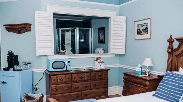 <b>Benn Conger Inn Room</b>. Images powered by <a href="https://www.leonardoworldwide.com/" title="Leonardo Worldwide" target="_blank">Leonardo</a>.