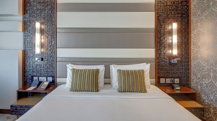 The Metropolitan Hotel Dubai Room
