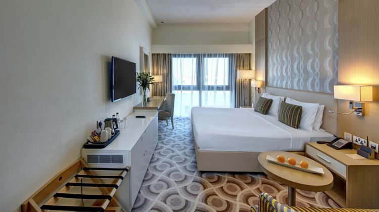 The Metropolitan Hotel Dubai Room