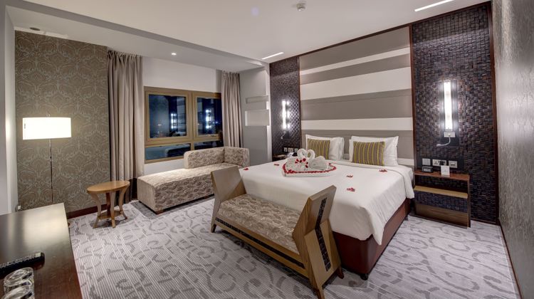 The Metropolitan Hotel Dubai Room