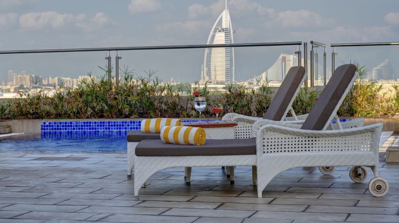 <b>The Metropolitan Hotel Dubai Pool</b>. Images powered by <a href="https://www.leonardoworldwide.com/" title="Leonardo Worldwide" target="_blank">Leonardo</a>.