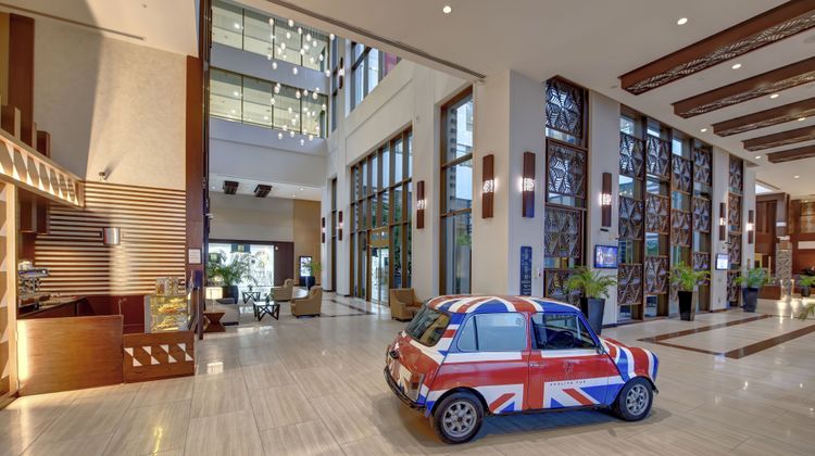 The Metropolitan Hotel Dubai Exterior