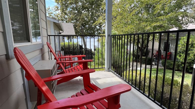 <b>Clear Lake Cottages & Marina Room</b>. Images powered by <a href="https://www.leonardoworldwide.com/" title="Leonardo Worldwide" target="_blank">Leonardo</a>.