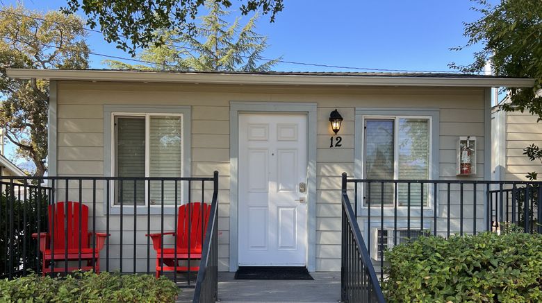 <b>Clear Lake Cottages & Marina Room</b>. Images powered by <a href="https://www.leonardoworldwide.com/" title="Leonardo Worldwide" target="_blank">Leonardo</a>.