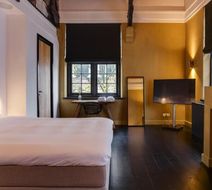 Vesting Hotel Room