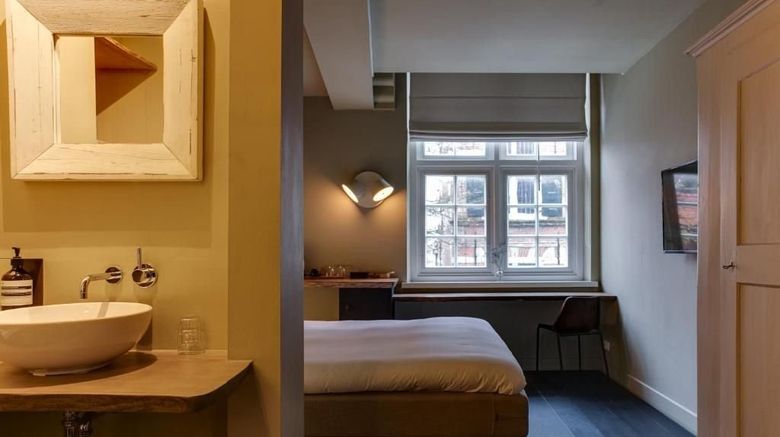 <b>Vesting Hotel Room</b>. Images powered by <a href="https://www.leonardoworldwide.com/" title="Leonardo Worldwide" target="_blank">Leonardo</a>.