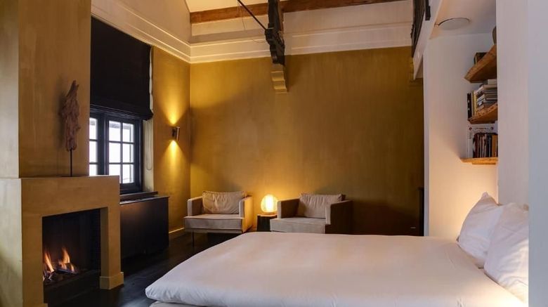 <b>Vesting Hotel Room</b>. Images powered by <a href="https://www.leonardoworldwide.com/" title="Leonardo Worldwide" target="_blank">Leonardo</a>.