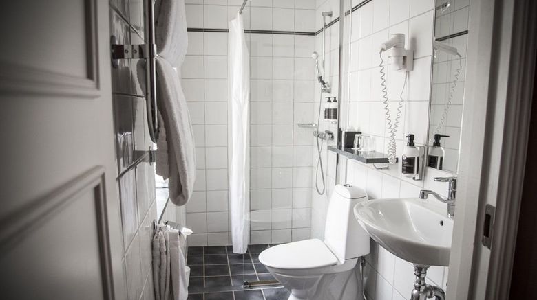 <b>Hotel Eggers Room</b>. Images powered by <a href="https://www.leonardoworldwide.com/" title="Leonardo Worldwide" target="_blank">Leonardo</a>.