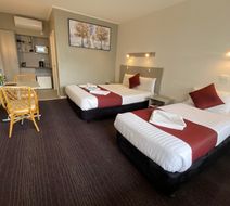 Cobb  Inlander Motel Room