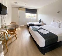 Cobb  Inlander Motel Room