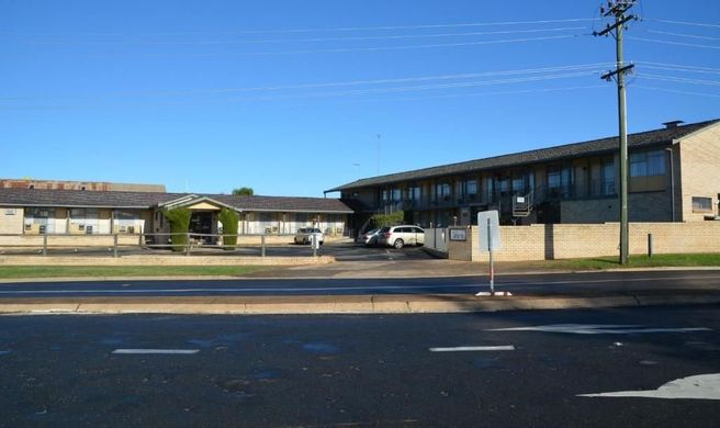 Adrian Motel Exterior