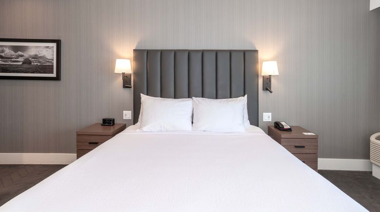 <b>Sandman Signature Saskatoon South Hotel Room</b>. Images powered by <a href="https://www.leonardoworldwide.com/" title="Leonardo Worldwide" target="_blank">Leonardo</a>.