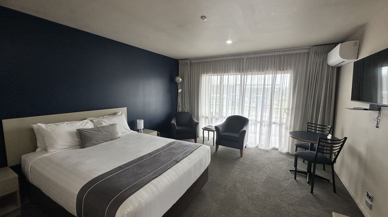 <b>The Suites Ashburton Room</b>. Images powered by <a href="https://www.leonardoworldwide.com/" title="Leonardo Worldwide" target="_blank">Leonardo</a>.