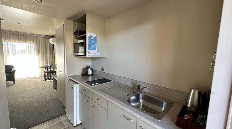 <b>The Suites Ashburton Room</b>. Images powered by <a href="https://www.leonardoworldwide.com/" title="Leonardo Worldwide" target="_blank">Leonardo</a>.