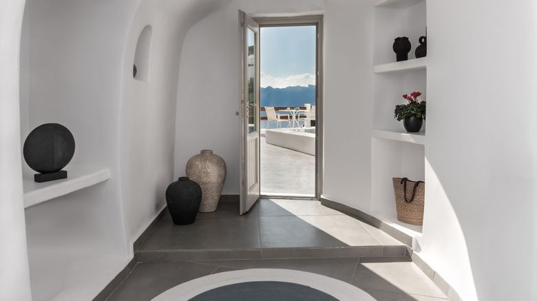 <b>Caldera Villas Room</b>. Images powered by <a href="https://www.leonardoworldwide.com/" title="Leonardo Worldwide" target="_blank">Leonardo</a>.
