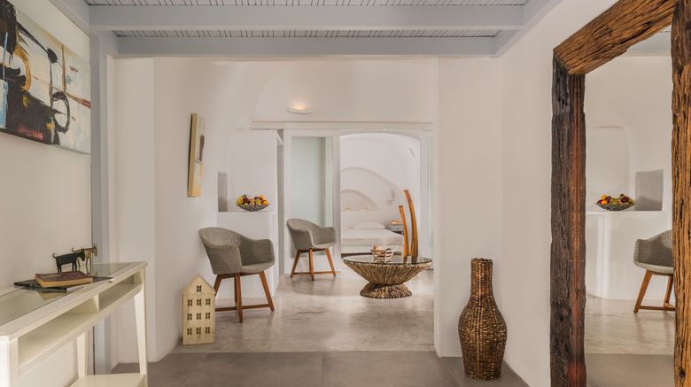 <b>Caldera Villas Room</b>. Images powered by <a href="https://www.leonardoworldwide.com/" title="Leonardo Worldwide" target="_blank">Leonardo</a>.