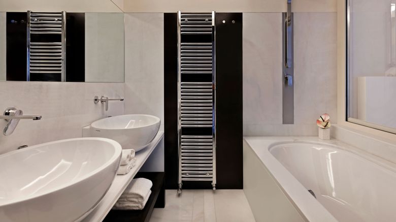 <b>JW Marriott Venice Resort & Spa Room</b>. Images powered by <a href="https://www.leonardoworldwide.com/" title="Leonardo Worldwide" target="_blank">Leonardo</a>.