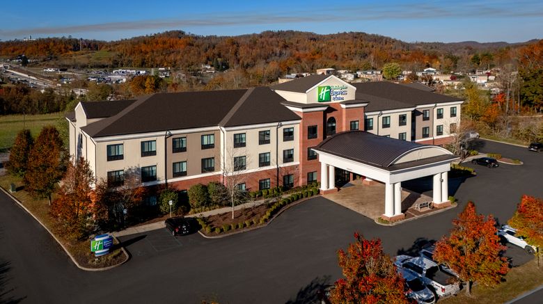 <b>Holiday Inn Express and Suites Fairmont Exterior</b>. Images powered by <a href="https://www.leonardoworldwide.com/" title="Leonardo Worldwide" target="_blank">Leonardo</a>.