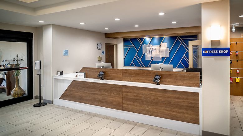 <b>Holiday Inn Express and Suites Fairmont Exterior</b>. Images powered by <a href="https://www.leonardoworldwide.com/" title="Leonardo Worldwide" target="_blank">Leonardo</a>.