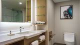 Delta Hotels Ontario Airport Room