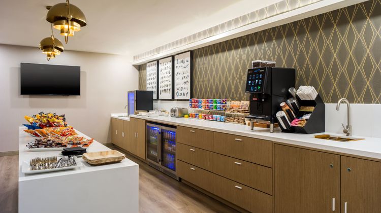 Delta Hotels Ontario Airport Restaurant