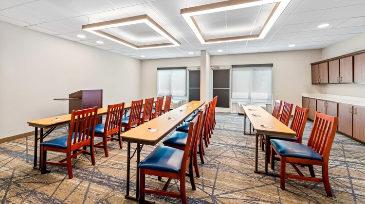 Holiday Inn Express Hotel & Suites Meeting