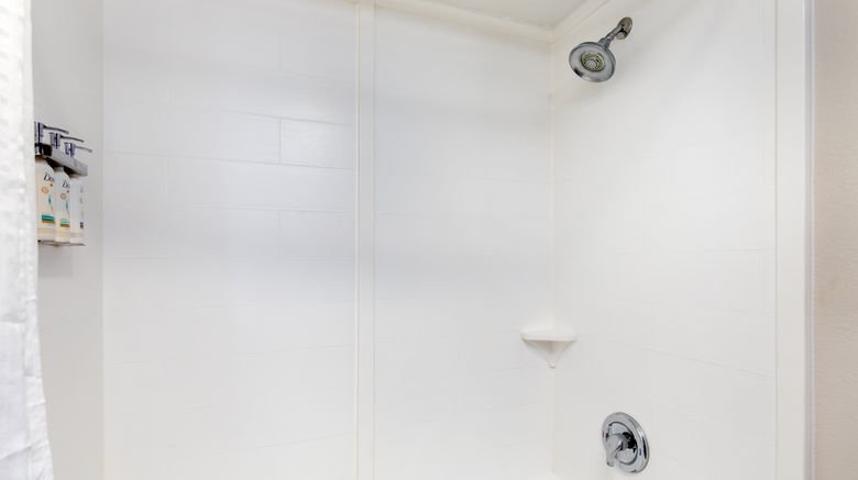 <b>Holiday Inn Express & Suites Kings Mt Room</b>. Images powered by <a href="https://www.leonardoworldwide.com/" title="Leonardo Worldwide" target="_blank">Leonardo</a>.