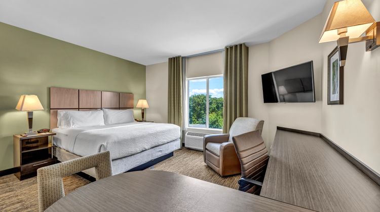 Candlewood Suites Dumfries-Quantico Room