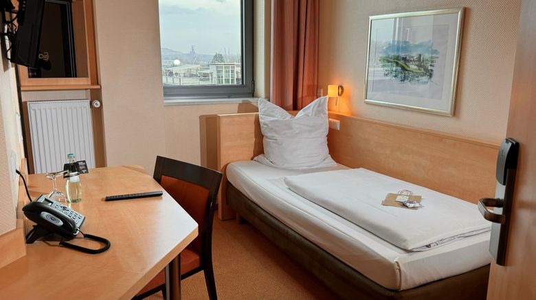 <b>Ringhotel Rhein-Ruhr Room</b>. Images powered by <a href="https://www.leonardoworldwide.com/" title="Leonardo Worldwide" target="_blank">Leonardo</a>.