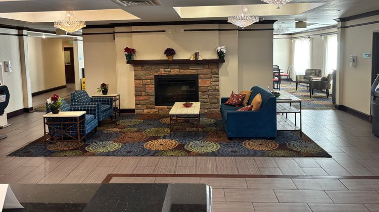 Holiday Inn Express & Suites Belle Vern Exterior