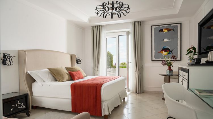 Eden Roc Suites Hotel Room