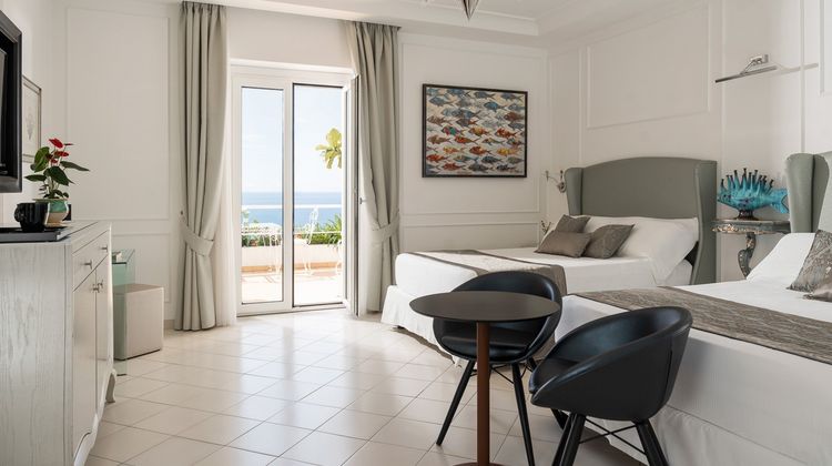 Eden Roc Suites Hotel Room