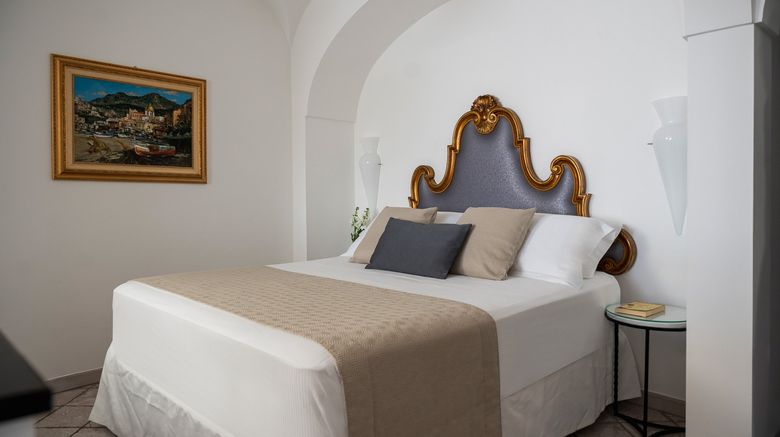 <b>Eden Roc Suites Hotel Suite</b>. Images powered by <a href="https://www.leonardoworldwide.com/" title="Leonardo Worldwide" target="_blank">Leonardo</a>.