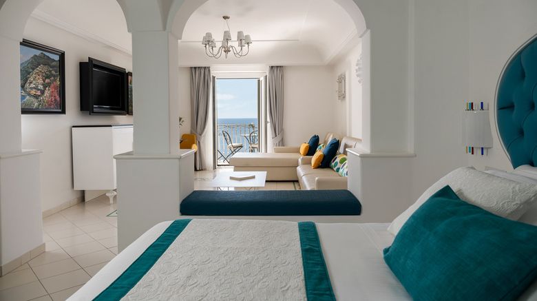 <b>Eden Roc Suites Hotel Suite</b>. Images powered by <a href="https://www.leonardoworldwide.com/" title="Leonardo Worldwide" target="_blank">Leonardo</a>.