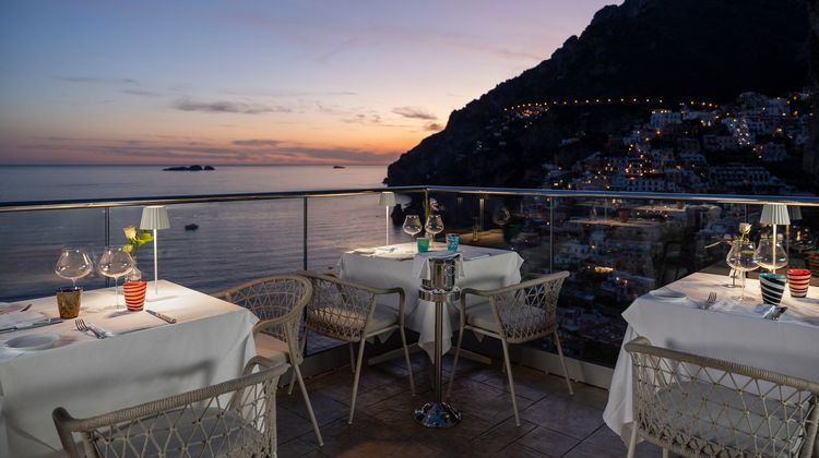 Eden Roc Suites Hotel Restaurant