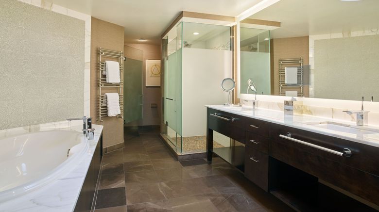 <b>The Westin Kansas City at Crown Center Room</b>. Images powered by <a href="https://www.leonardoworldwide.com/" title="Leonardo Worldwide" target="_blank">Leonardo</a>.