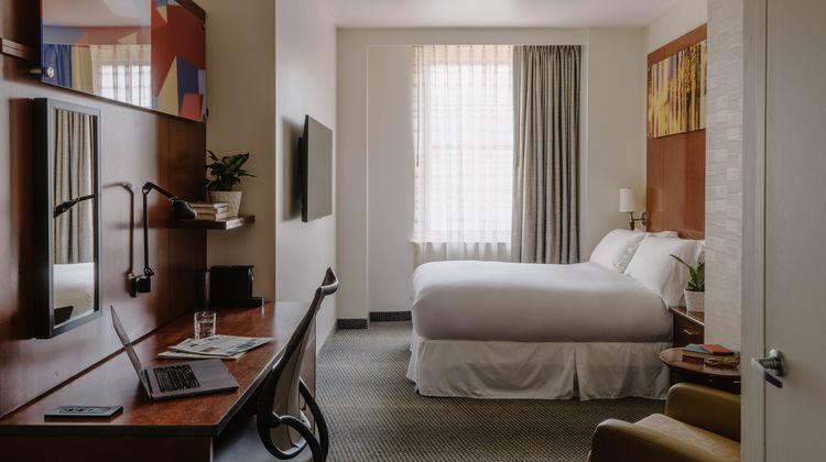Club Quarters in Philadelphia Room