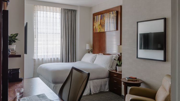 Club Quarters in Philadelphia Room