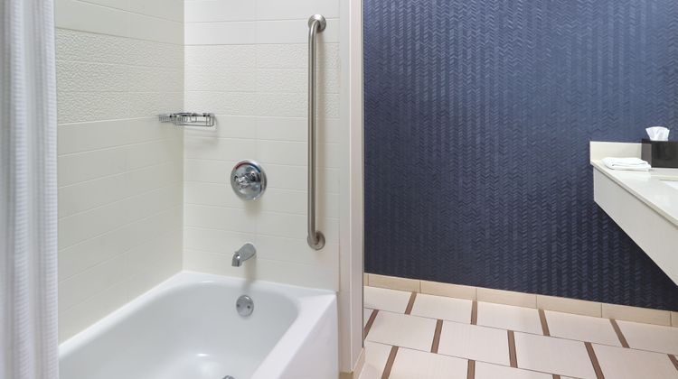 Fairfield Inn & Suites Anderson Clemson Room